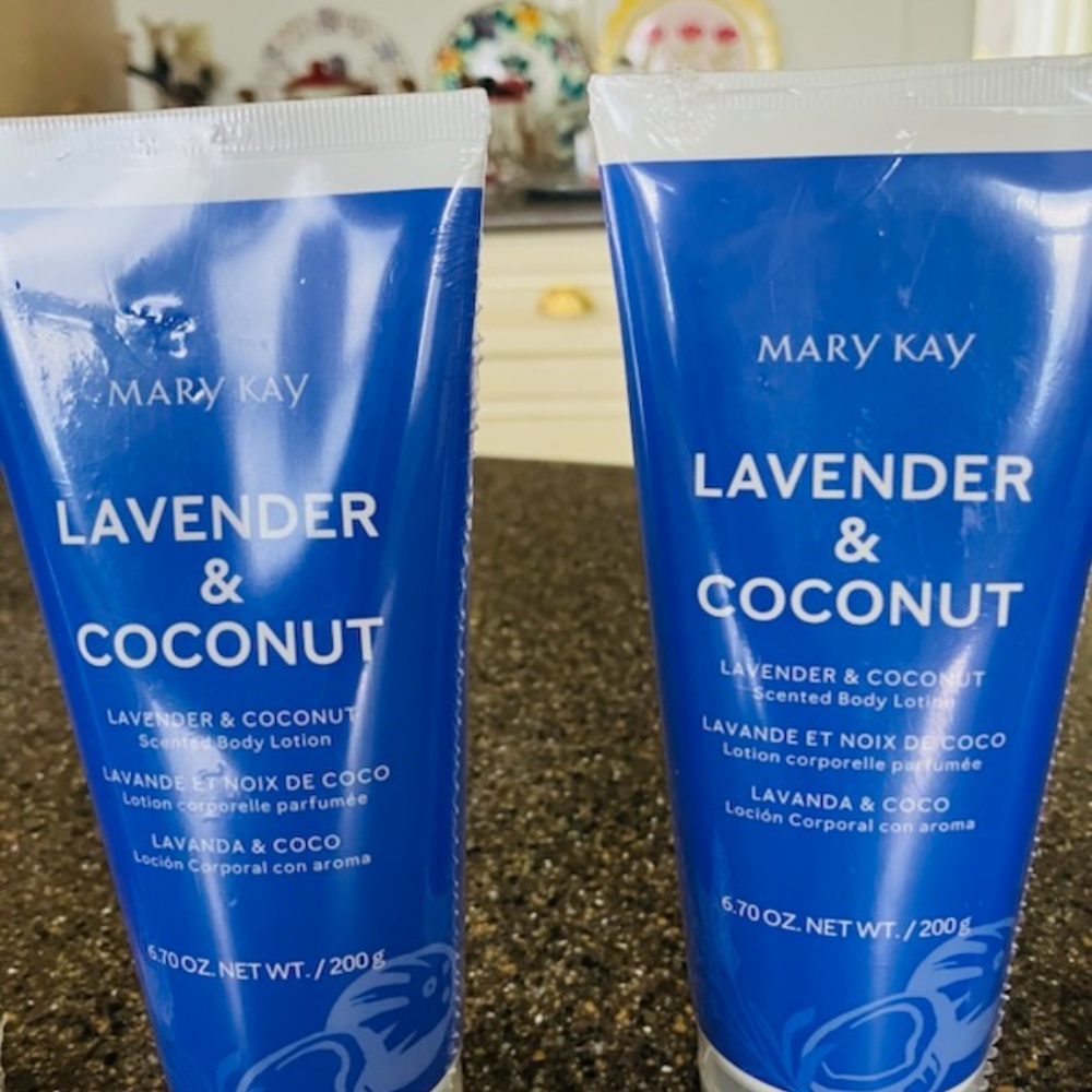 Mary Kay Bundle - Picture 3 of 4